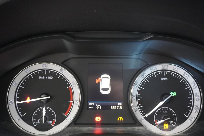 Škoda Karoq 1,5 TSI STYLE AUT. - fotka 19 z 27