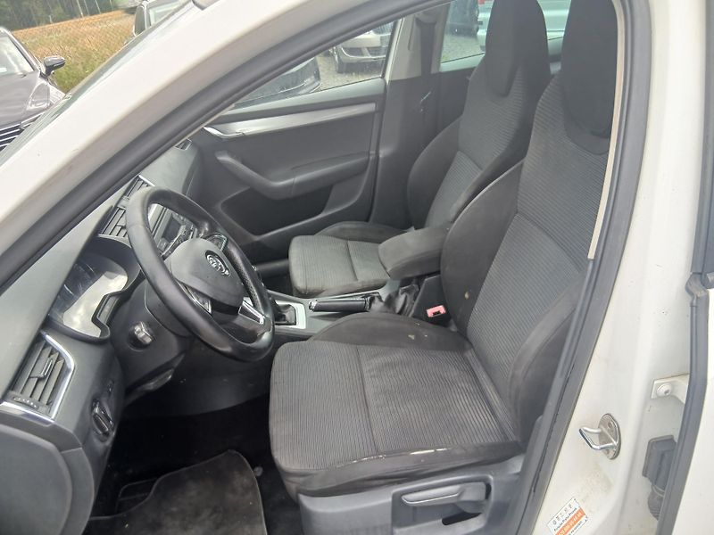 Škoda Octavia 3, 1.2 TSI, plně pojízdné  - fotka 16 z 27