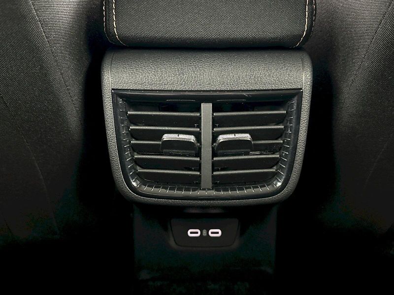 Škoda Fabia (2024) DSG 1.5TSI 110kW Top Selection - fotka 27 z 31