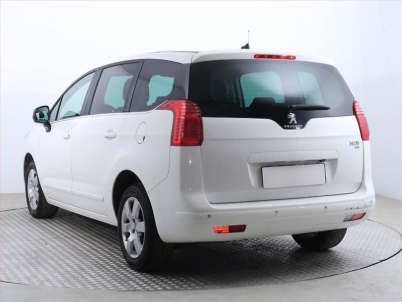 Peugeot 5008 (2014) Active Pack 1.6 HDi, Automat - fotka 4 z 19