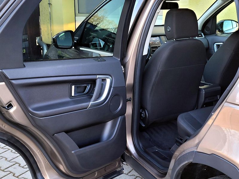 Land Rover Discovery Sport 2,0 TD4 4wd,DPH,SERVIS - fotka 16 z 48
