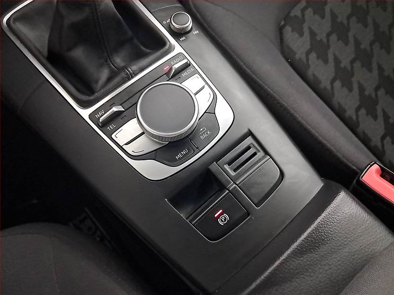 Audi A3 (2013) Attraction 1.4 TFSI - fotka 19 z 19