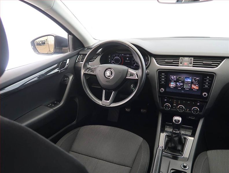 Škoda Octavia (2018) Style 1.6 TDI, Navi, Tempomat - fotka 7 z 24