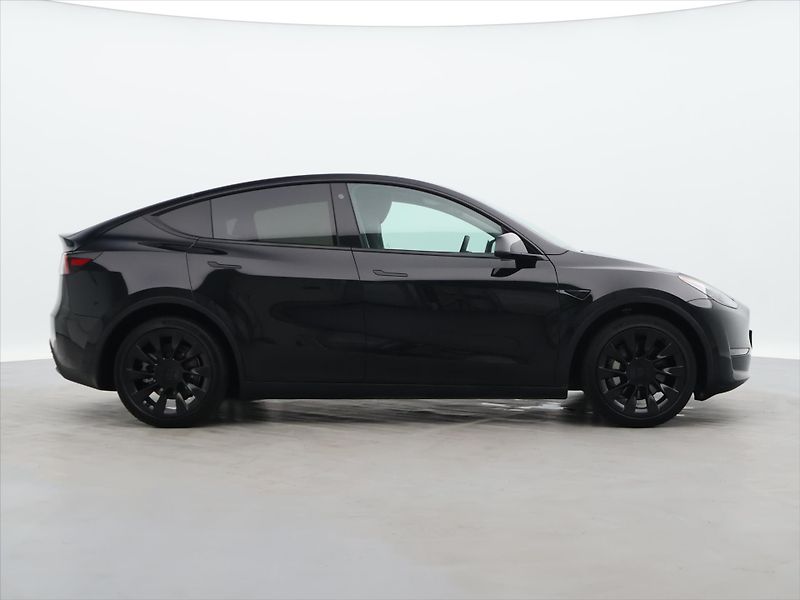 Tesla Model Y LR AWD sOH 92% 1.Maj DPH - fotka 8 z 32