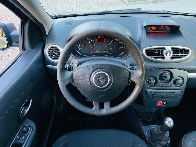 Renault Clio 1.2i 55KW MANUÁL 1MAJITEL  - fotka 24 z 42