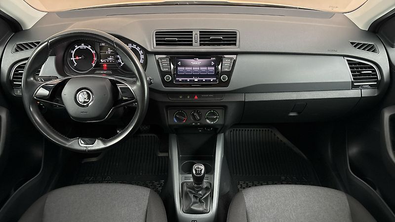 Škoda Fabia 1.0 TSI Active - fotka 8 z 23