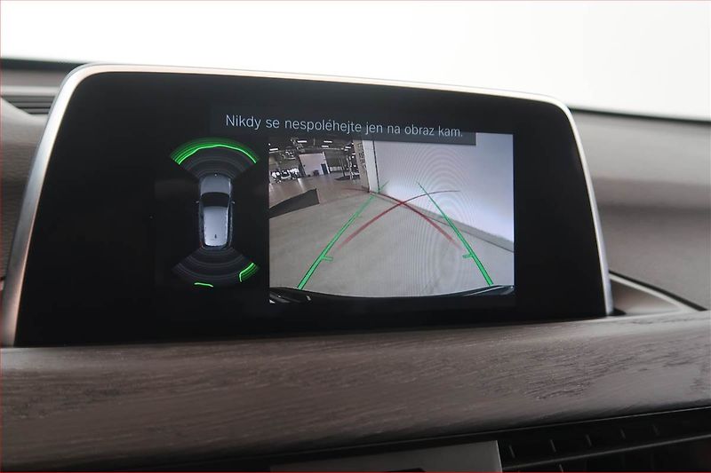 BMW X1 (2018) xDrive20i, 4X4, Automat - fotka 17 z 19