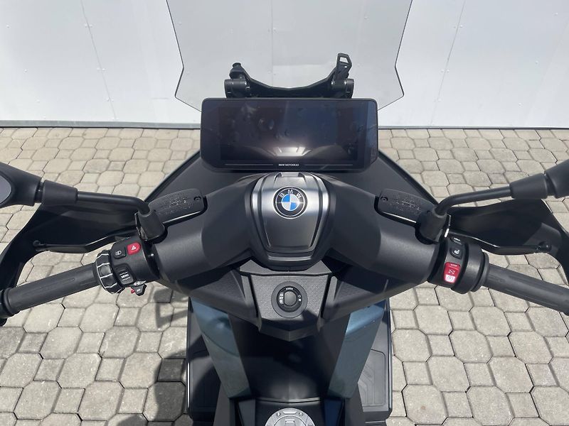 BMW (2026) C 400 GT - fotka 11 z 13