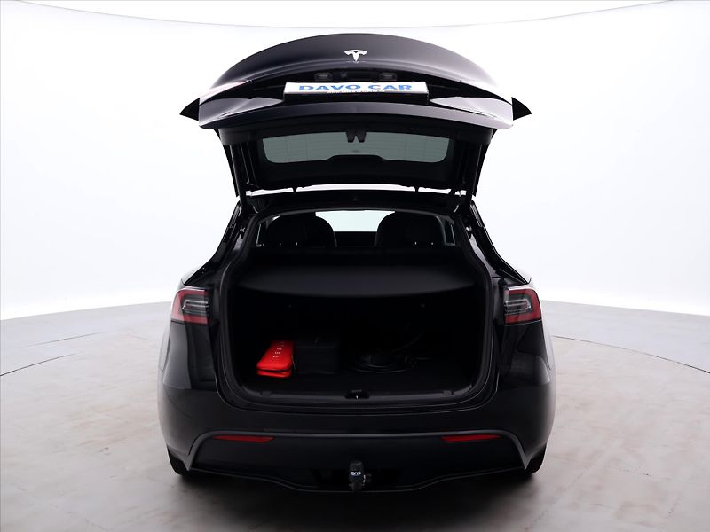 Tesla Model Y LR AWD sOH 92% 1.Maj DPH - fotka 9 z 32