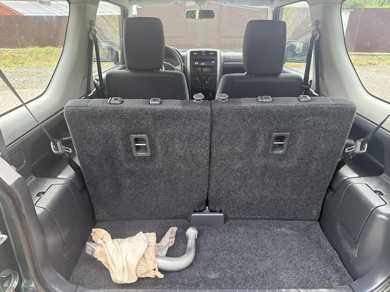 Suzuki Jimny 1,3i 4x4 63kW Tažné - fotka 7 z 21