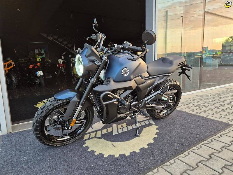 Zontes 125 G1 (2026) Scrambler litá kola - fotka 8 z 17
