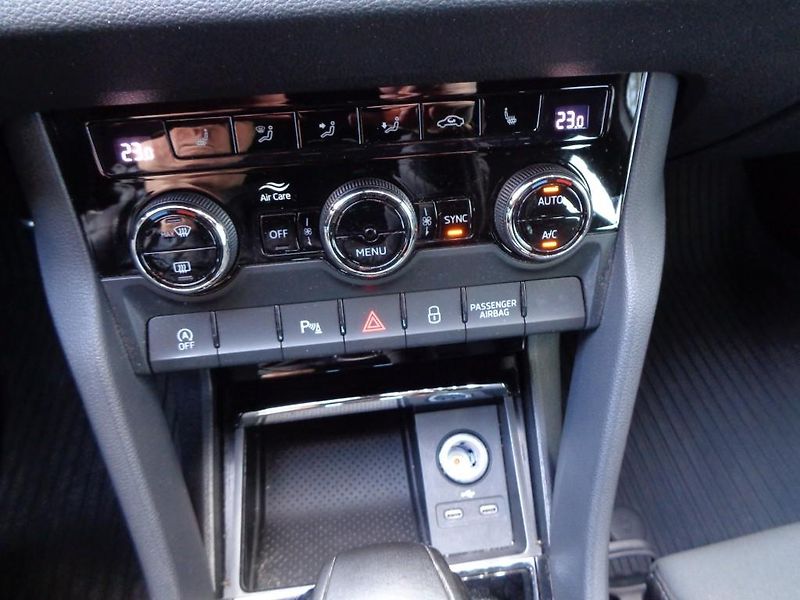 Škoda Karoq 2.0 TDI 110 kW DSG SPORTLINE - fotka 18 z 25