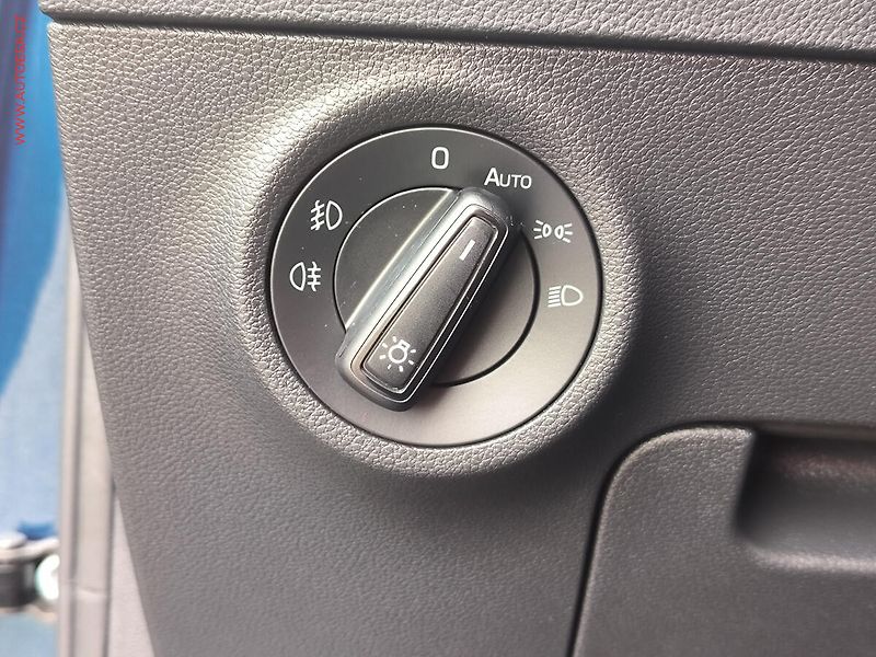 Škoda Karoq (2023) 1.5TSi, ČR, LED, autoAC - fotka 19 z 22