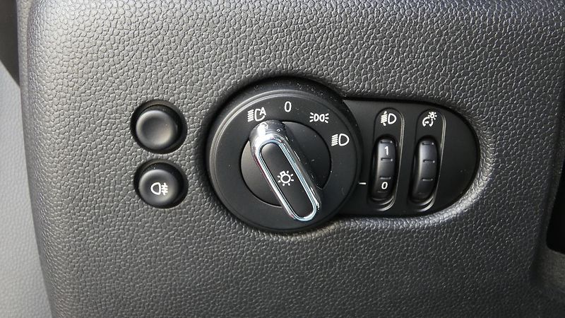 Mini Cooper 1.5T  5dv - fotka 10 z 22