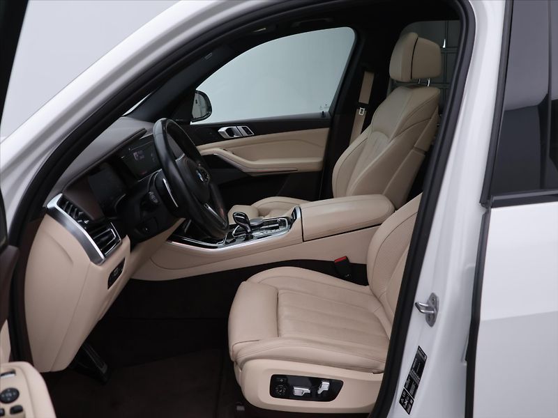 BMW X5 3,0 40 250kW xDrive Mpaket DPH - fotka 14 z 42