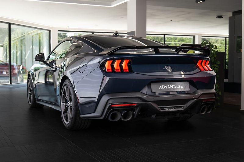 Ford Mustang Dark Horse - fotka 4 z 19