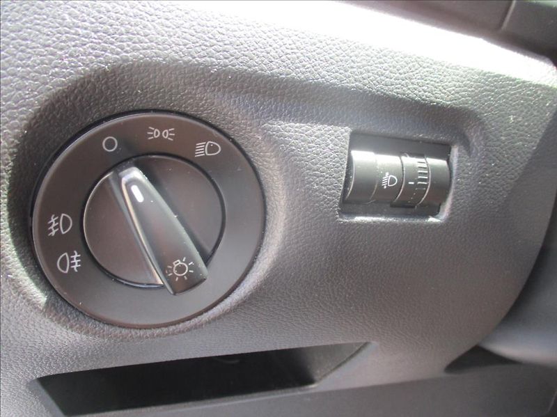 Škoda Fabia 1,4 i 16v, klima,servis,tažné, - fotka 22 z 34