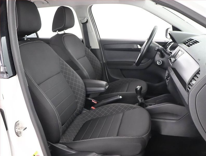 Peugeot 5008 (2018) PureTech 130, 7 míst, Tempomat - fotka 9 z 18