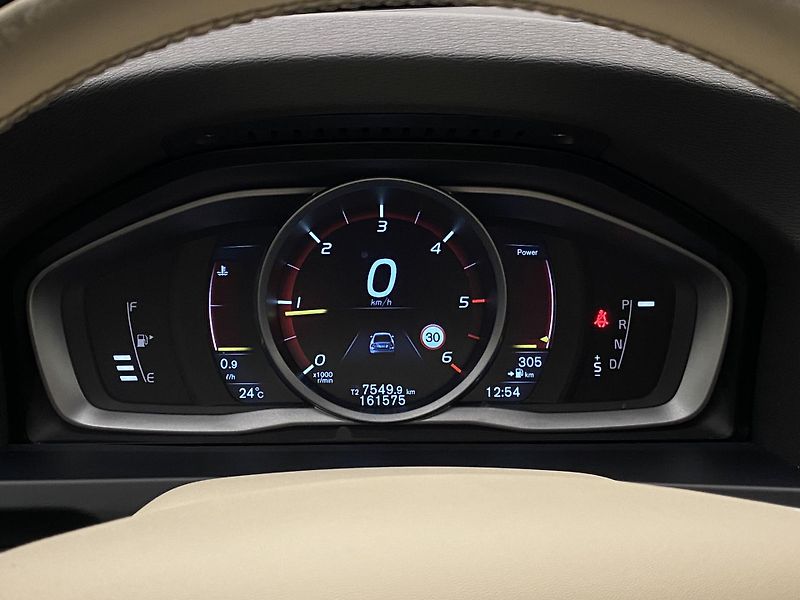Volvo S60 D4 SUMMUM AUT - fotka 32 z 45