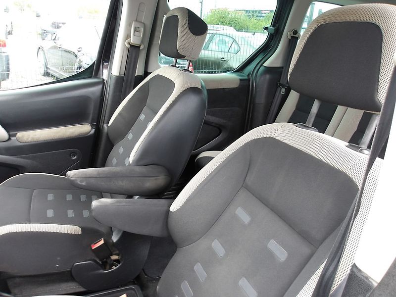 Citroën Berlingo 1,6HDi 2xŠOUPAČKY ! - fotka 19 z 29
