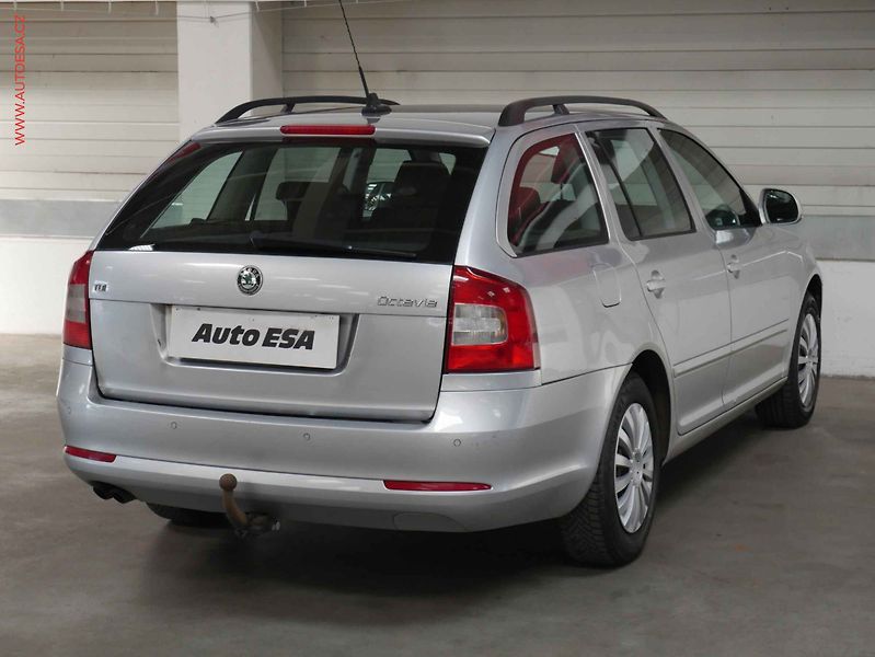 Škoda Octavia (2009) 1.9TDI, AC, temp - fotka 6 z 15