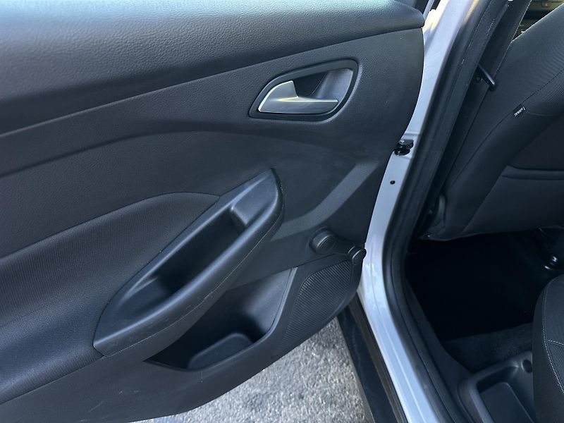 Ford Focus (2017) 2.0TDCI/110kW * KOMBI * 1.Maj. - fotka 25 z 34