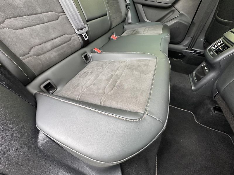Cupra Ateca (2022) 2.0TSI*4x4* DSG*1.Maj*Virtual* - fotka 31 z 47