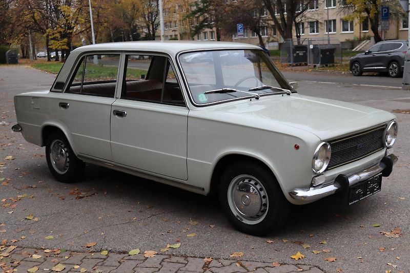Fiat 124 1974 FIAT 124 SERIE III - fotka 8 z 50