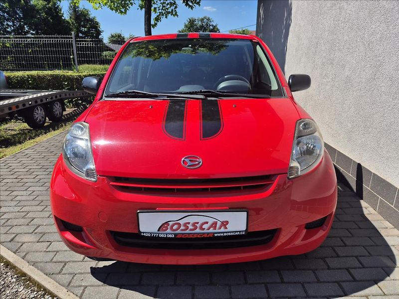 Daihatsu Sirion 1,0 i 51Kw Klima ALU - fotka 10 z 26
