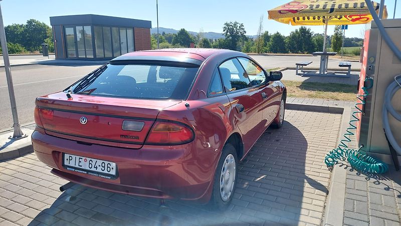 Mazda 323 (1996) - fotka 14 z 14