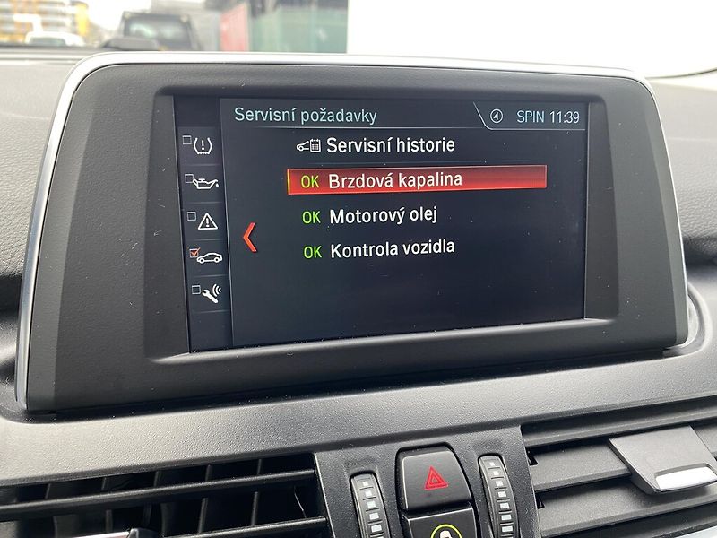 BMW Řada 2 216i 80 kW Active tourer - fotka 17 z 28