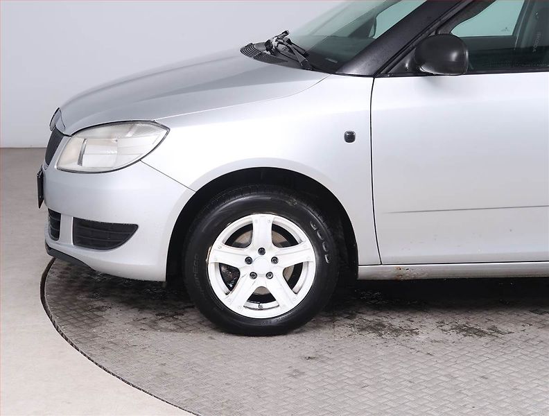 Škoda Fabia (2010) 1.2 12V, Tažné, za super cenu - fotka 14 z 16