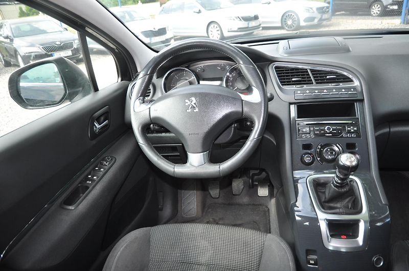 Peugeot 5008 2.0HDi 110kW PANORAMA - fotka 5 z 18