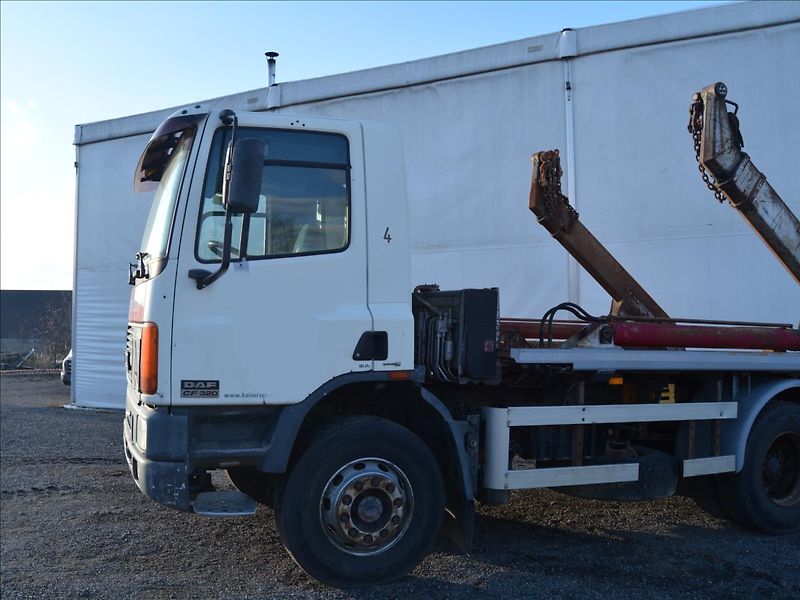 DAF CF 75.320 4X2 - fotka 2 z 23