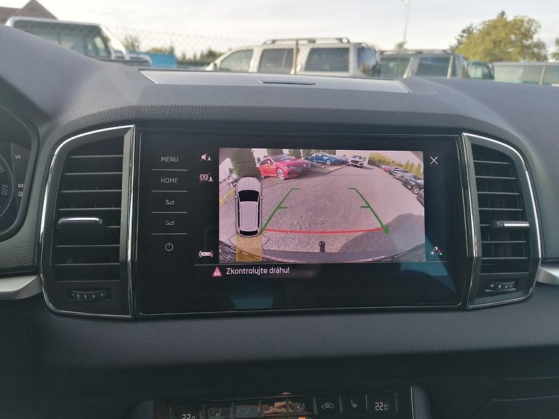 Škoda Karoq (2020) 1.6 TDi Style,Velká Výbava - fotka 13 z 41