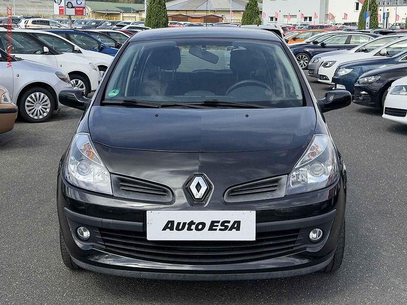 Renault Clio (2006) 1.6 16V - fotka 2 z 15