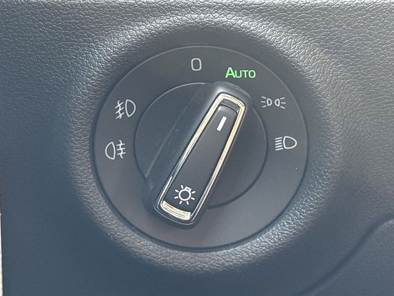 Škoda Kamiq (2021) 1.0 TSI DSG Style - fotka 15 z 31