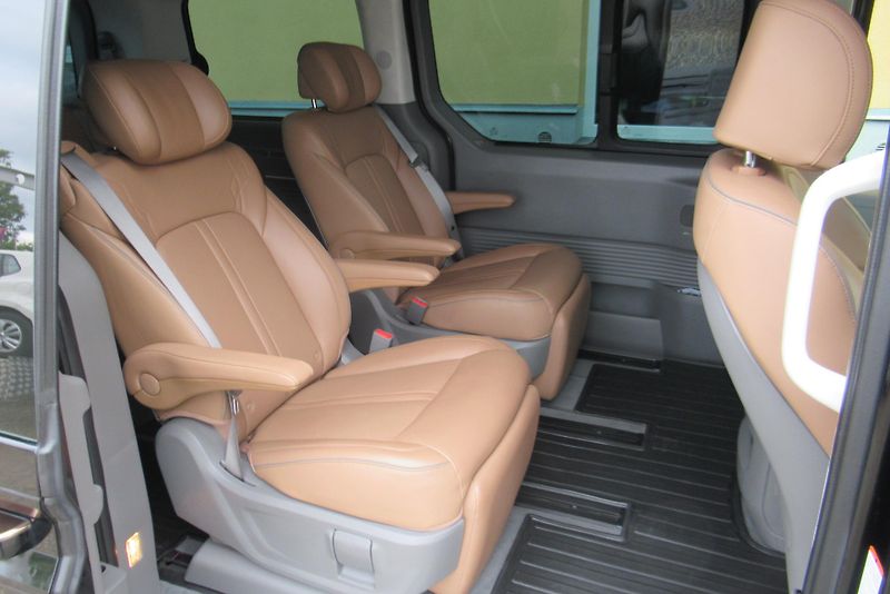Hyundai Staria 2.2 CRDi 4x4 TAŽNÉ PANORAMA  - fotka 27 z 47