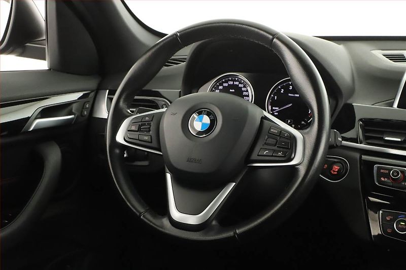 BMW X1 (2018) sDrive20i, Automat, Serv.kniha - fotka 8 z 17