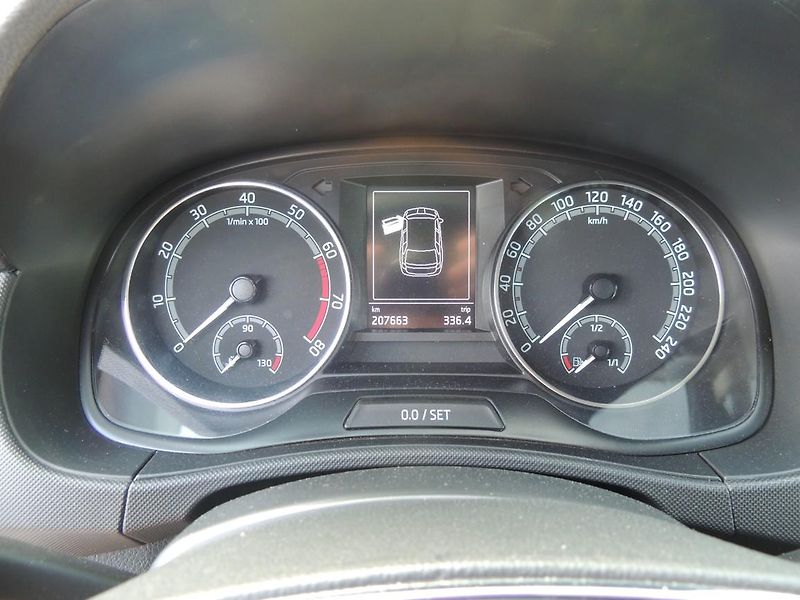 Škoda Fabia (2022) 1.0TSi,70kw,Tour,výbava,ČR1maj - fotka 19 z 51