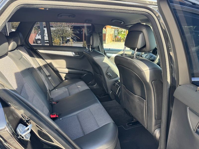Mercedes-Benz Třídy C (2010) AMG 2,2 CDI 125 KW Automat - fotka 24 z 31