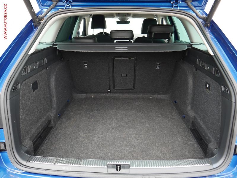Škoda Superb (2022) 2.0 TDi 4x4, ČR, Style, DSG - fotka 7 z 21