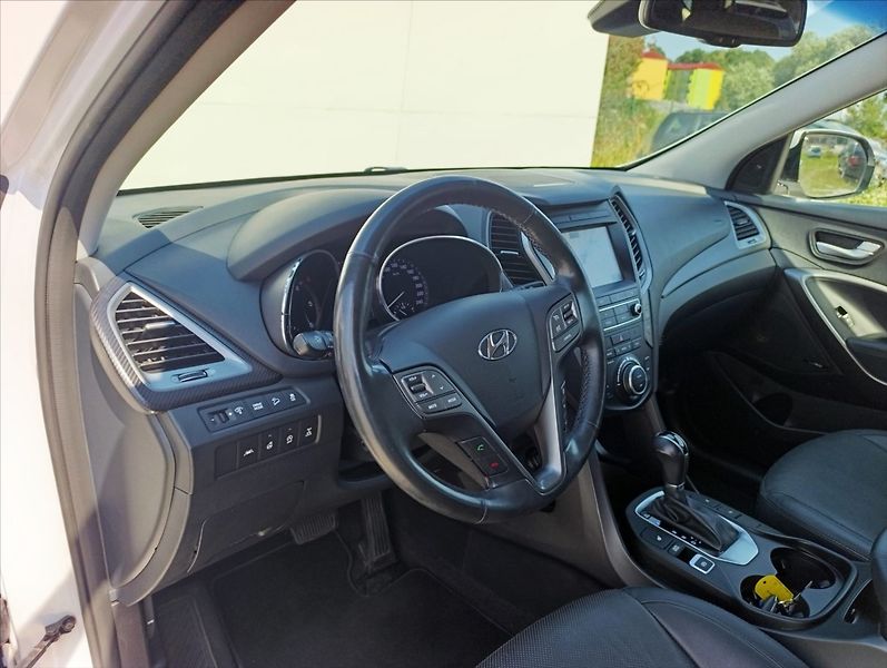 Hyundai Santa Fe 2,2 CRDi 4x4 Aut., Navi Kamera - fotka 13 z 45