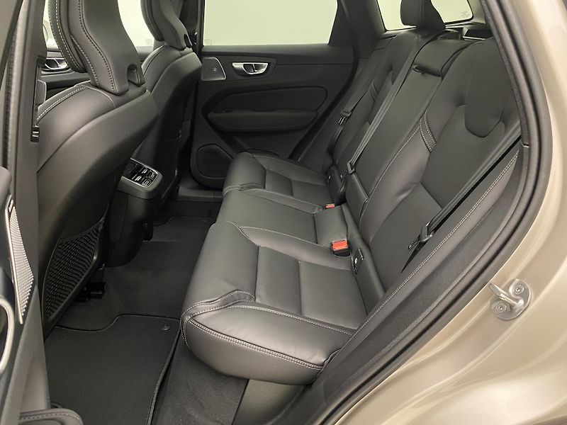 Volvo XC60 B5 AWD BRIGHT ULTRA AUT CZ - fotka 5 z 60