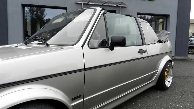 Volkswagen Golf MK1 cabrio 1.8i 70 kW KARMANN - fotka 22 z 24