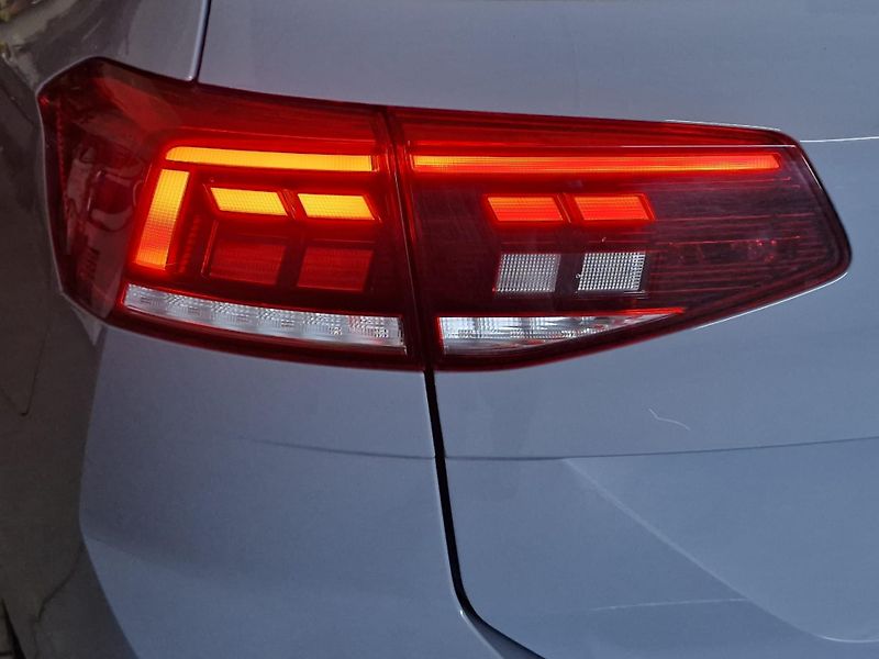 Volkswagen Passat 2,0TDi BMT 110kw DSG, Business - fotka 10 z 43