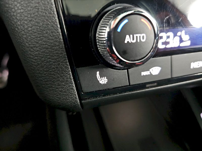 Škoda Kamiq (2022) 1.5TSI 110kW Monte Carlo komfo - fotka 21 z 31