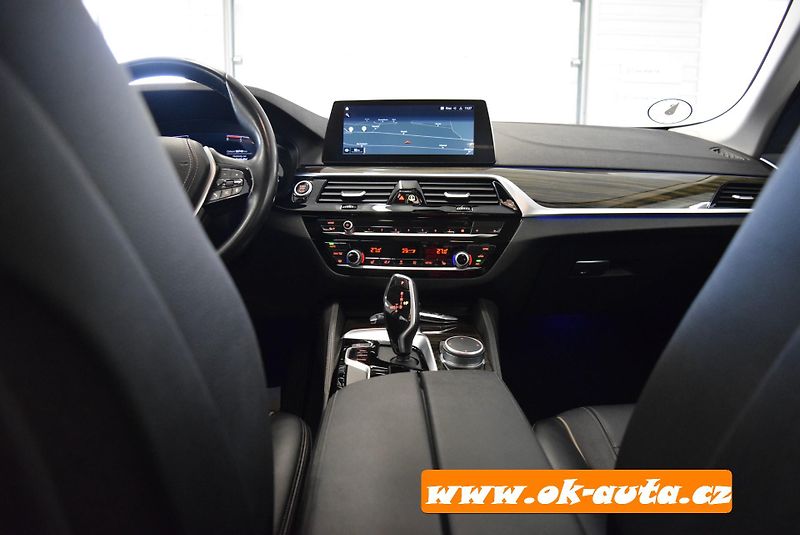 BMW Řada 5 2.0d LUXURY-LINE 98 000 KM TZ - fotka 38 z 74
