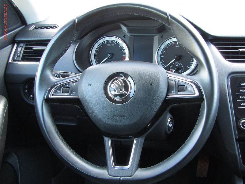 Škoda Octavia (2018) 2.0 TDi, ČR, Style, STK2/28 - fotka 14 z 20