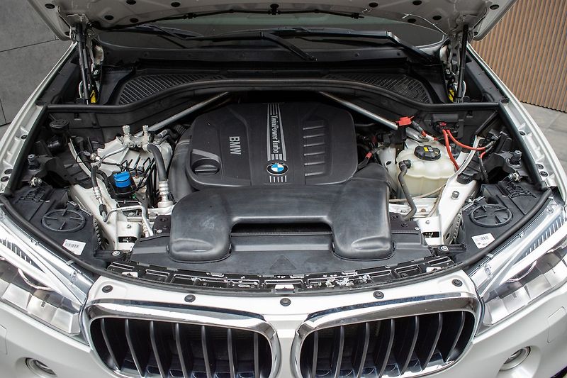 BMW X5 xDrive30d ///MSPORT*ČR*KAMERY - fotka 39 z 42